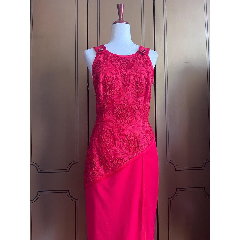 Vintage evening dress in red by Bill Blass, size 6 - Picture 2 of 8